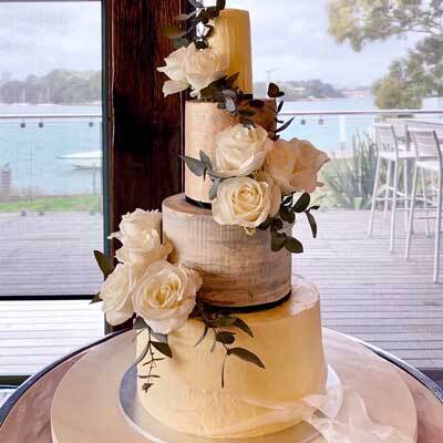 wedding-cakes-Simmone-Logue